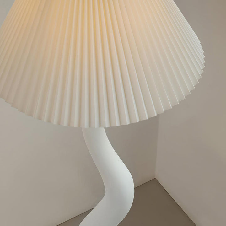 Twisted Pleated Floor Lamp - Vakkerlight