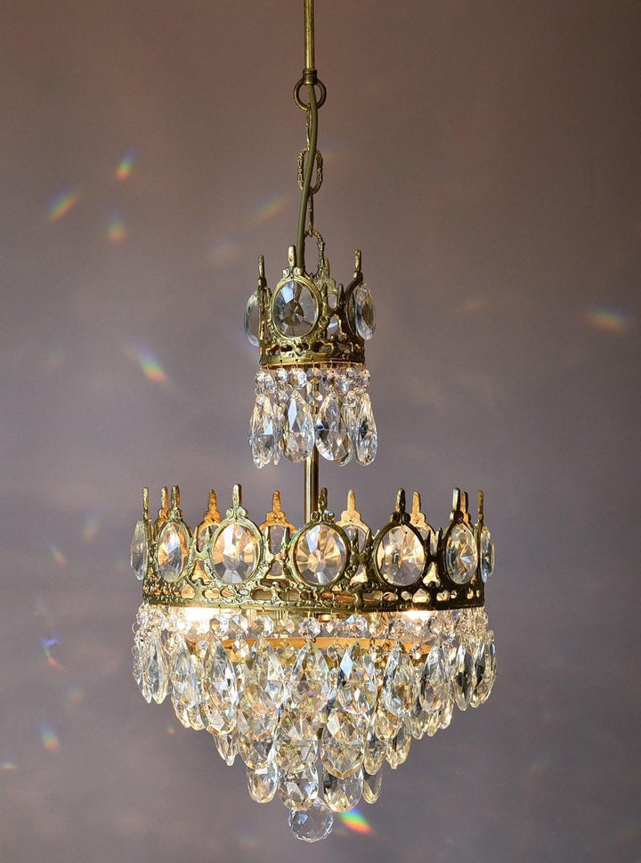 Vintage Crystal Chandelier - Vakkerlight