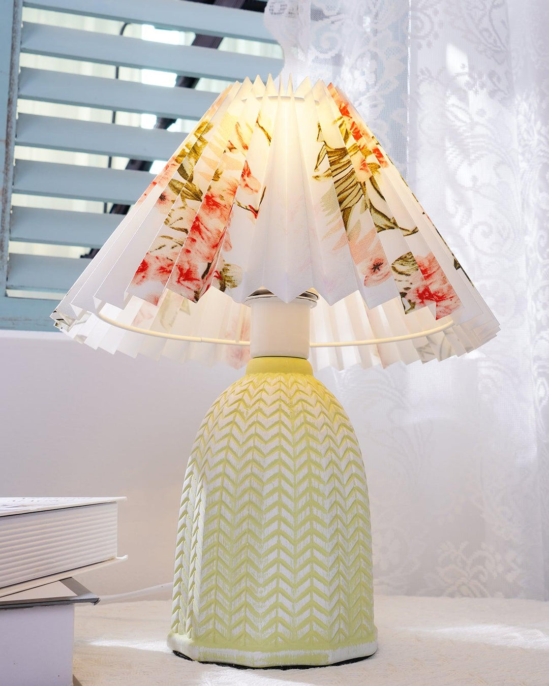 Vintage Pleated Table Lamp - Vakkerlight