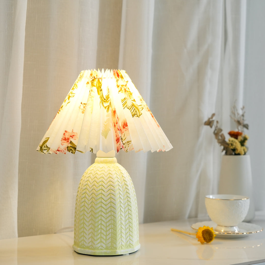 Vintage Pleated Table Lamp - Vakkerlight