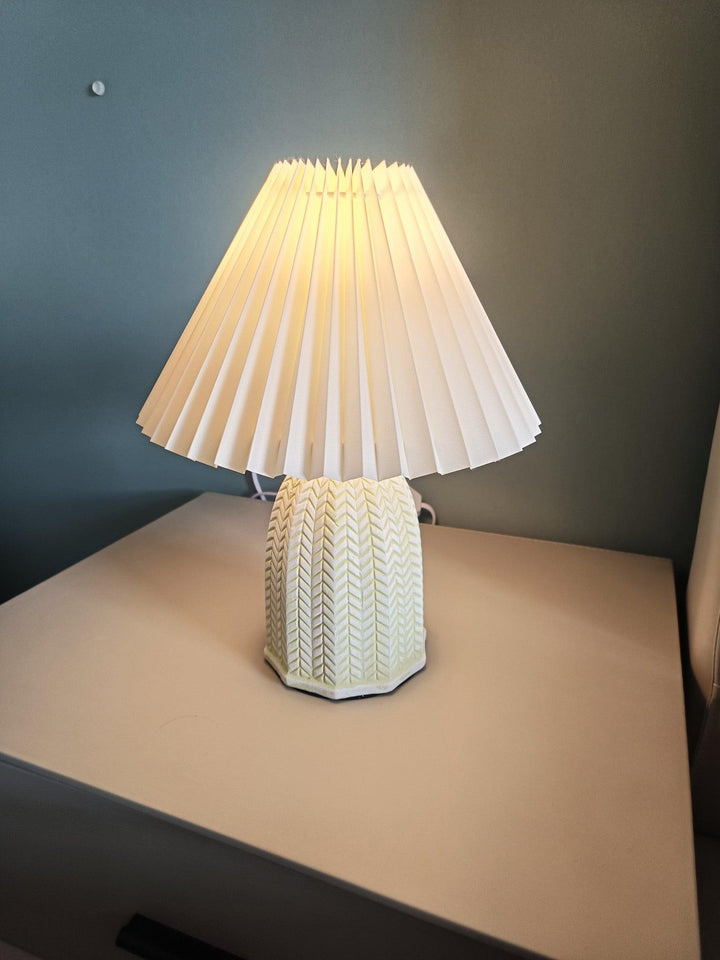 Vintage Pleated Table Lamp - Vakkerlight