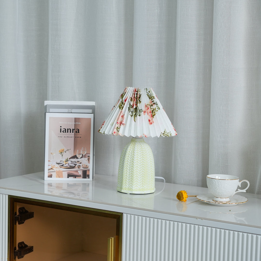 Vintage Pleated Table Lamp - Vakkerlight