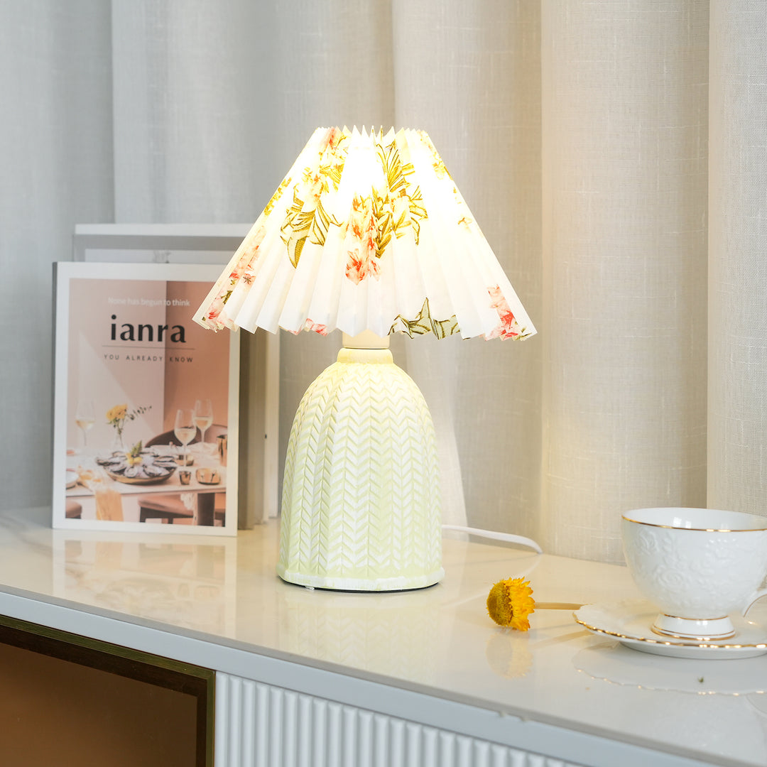 Vintage Pleated Table Lamp - Vakkerlight