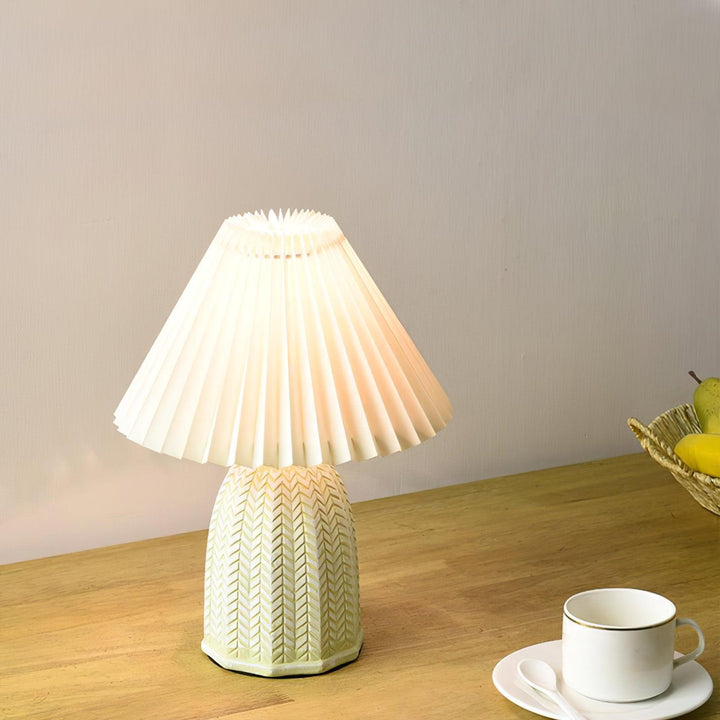 Vintage Pleated Table Lamp - Vakkerlight