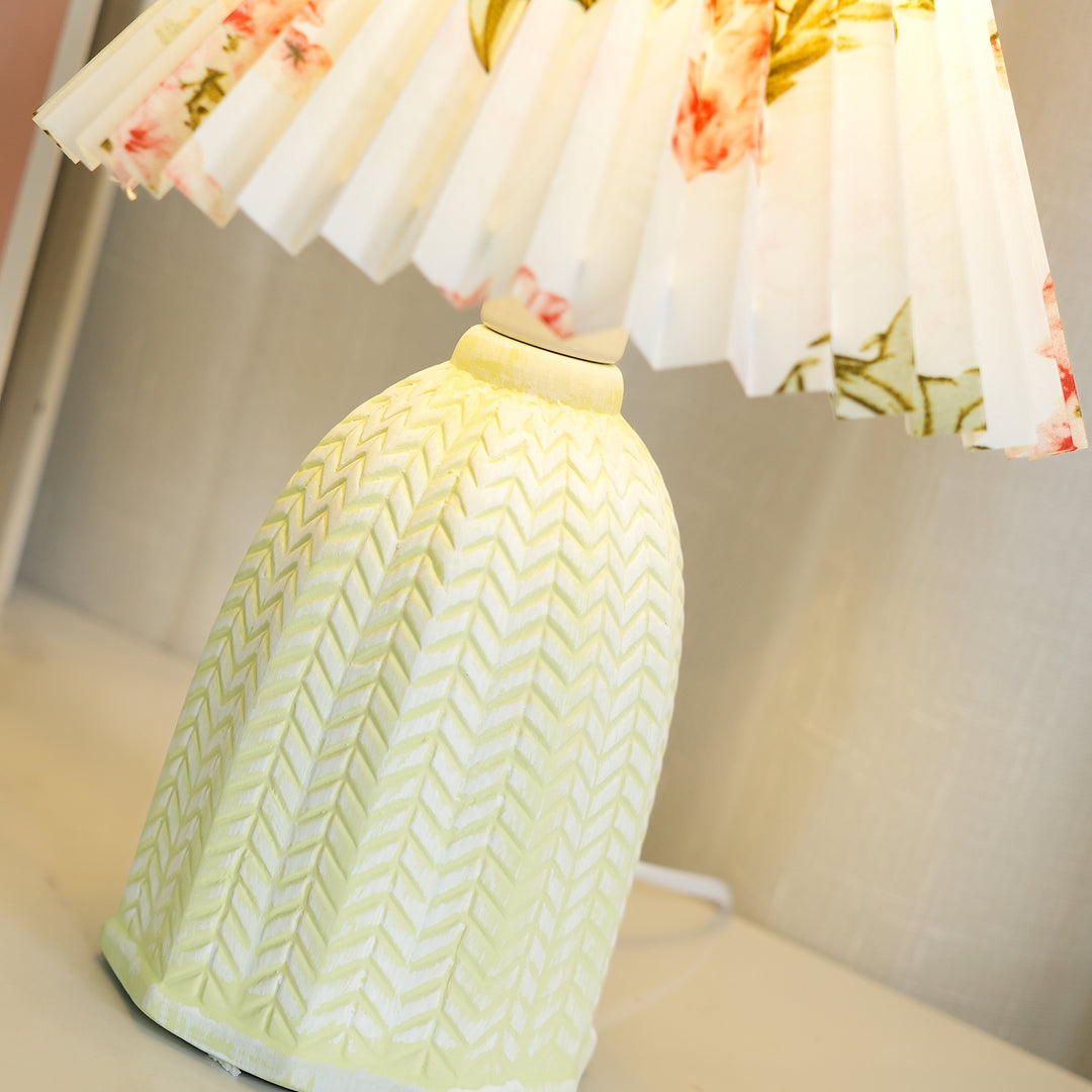 Vintage Pleated Table Lamp - Vakkerlight