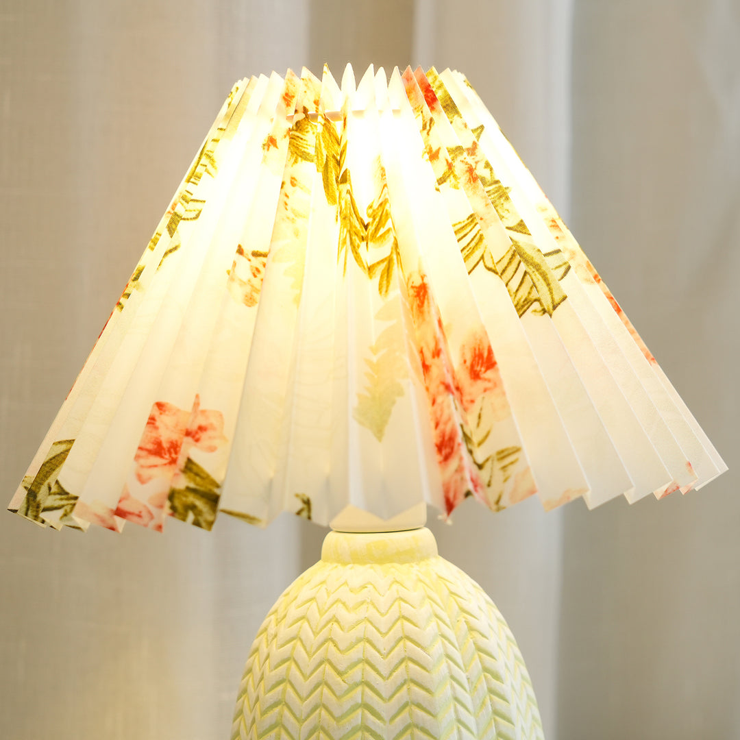 Vintage Pleated Table Lamp - Vakkerlight