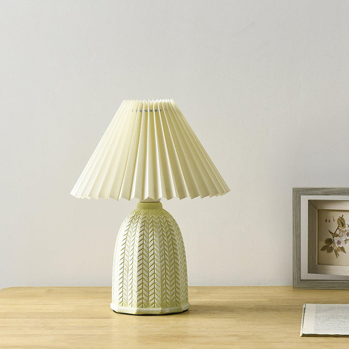 Vintage Pleated Table Lamp - Vakkerlight