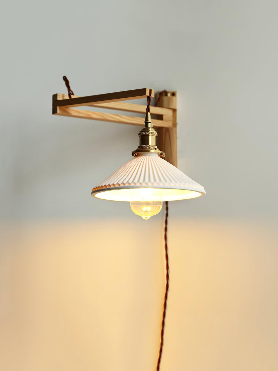 Walnut Telescopic Wall Lamp - Vakkerlight