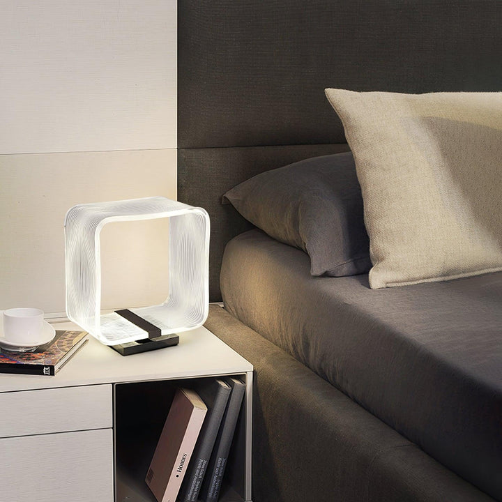 Wire Cube Table Lamp - Vakkerlight