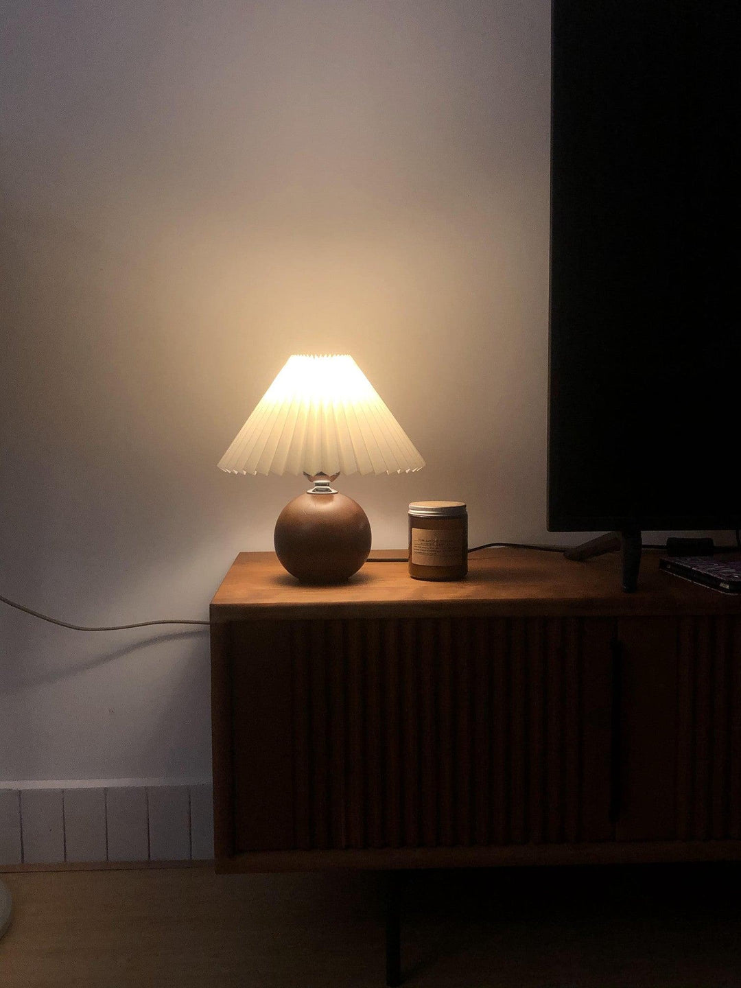 Wooden Pleated Table Lamp - Vakkerlight