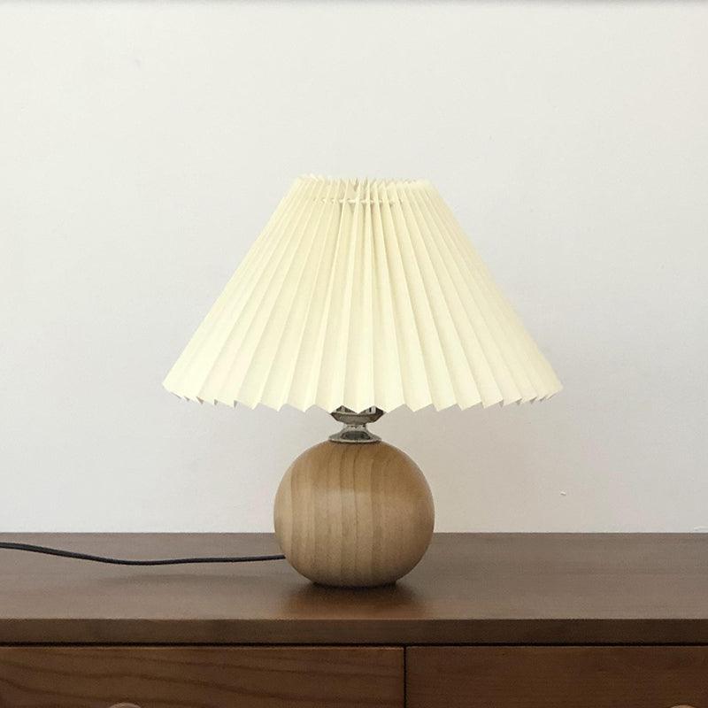 Wooden Pleated Table Lamp - Vakkerlight