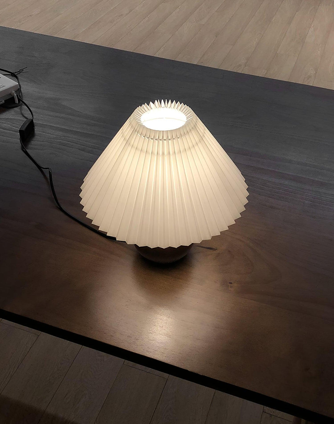 Wooden Pleated Table Lamp - Vakkerlight