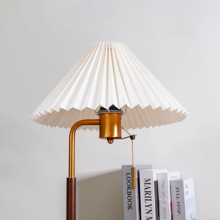 Wooden Retro Table Lamp - Vakkerlight