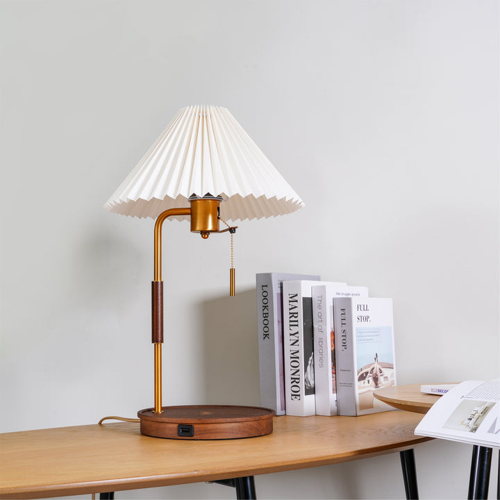 Wooden Retro Table Lamp - Vakkerlight