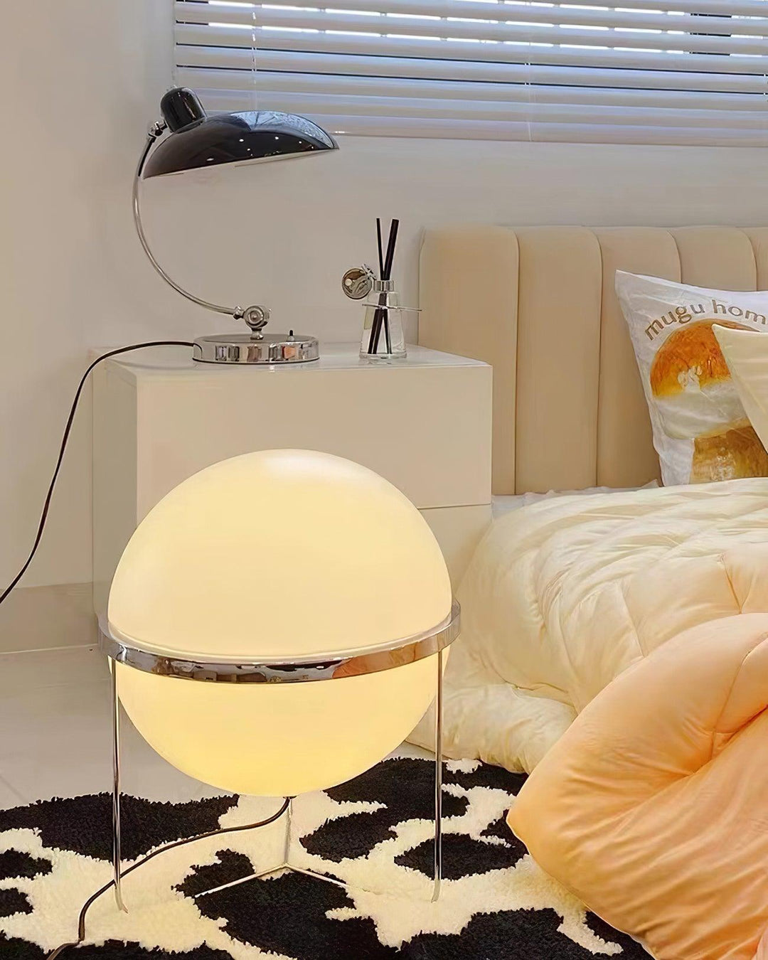 Yolk Table Lamp - Vakkerlight